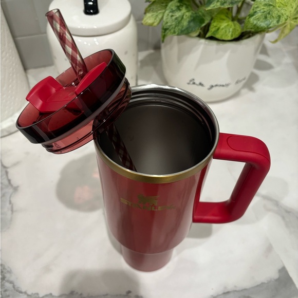 stanley 40oz quencher cup in scarlett tinsel - Picture 2 of 8